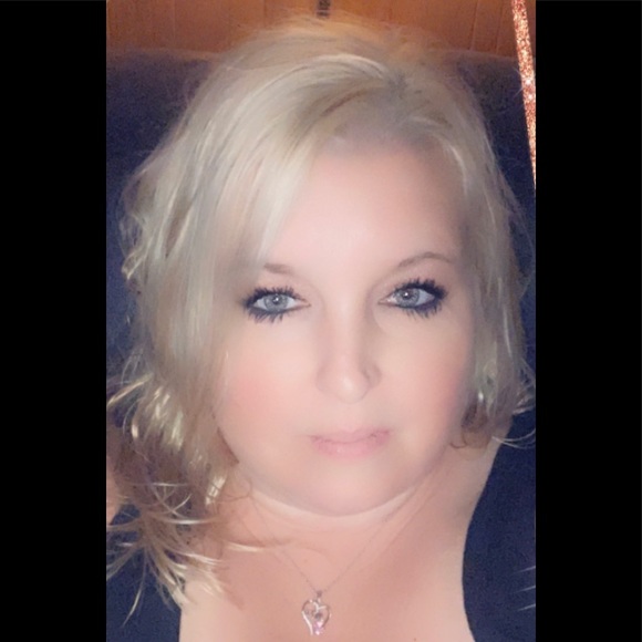 Meet your Posher, Angela - Picture 1 of 1